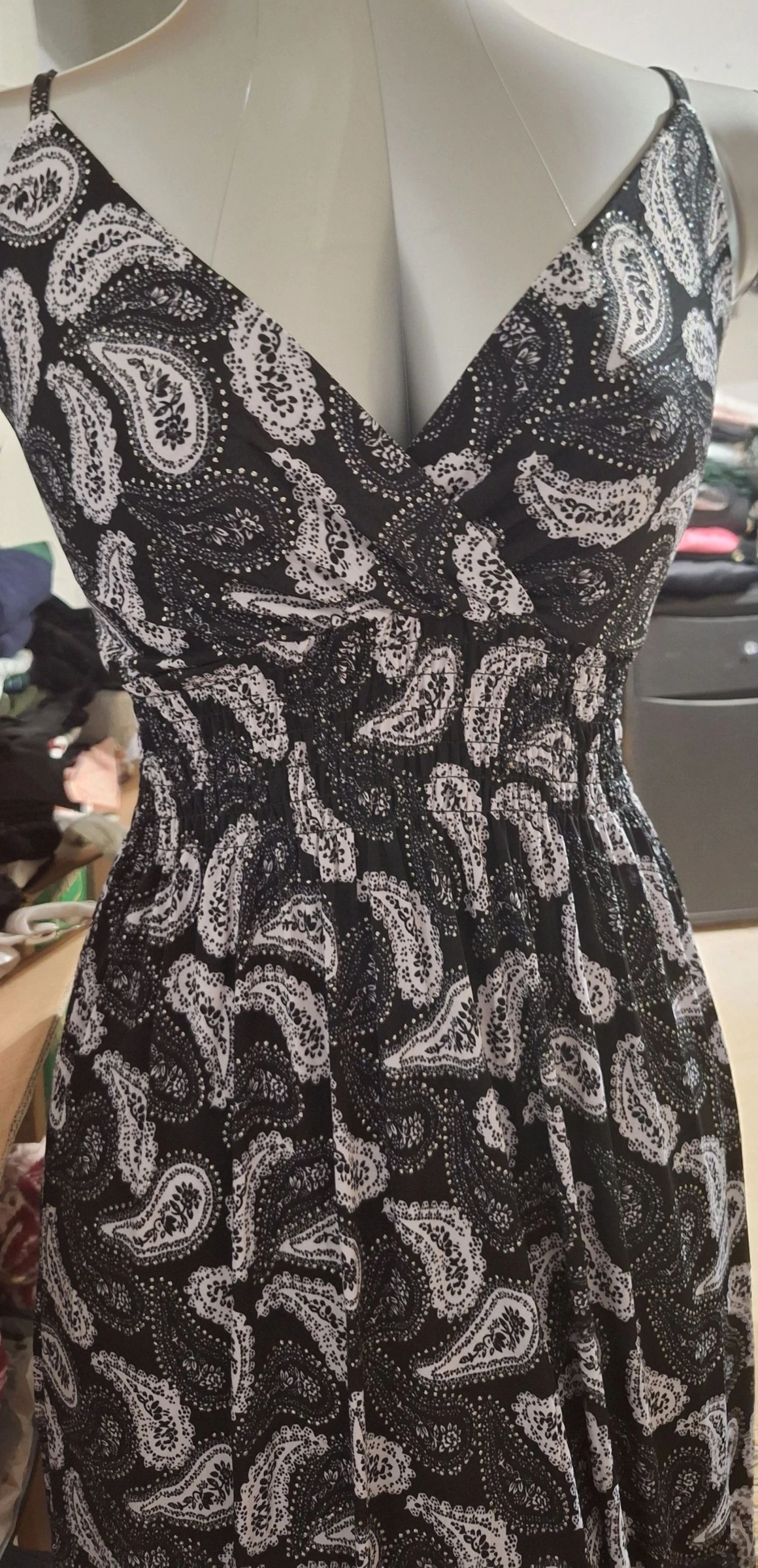 Vestido largo con escote ajustado – photo 2